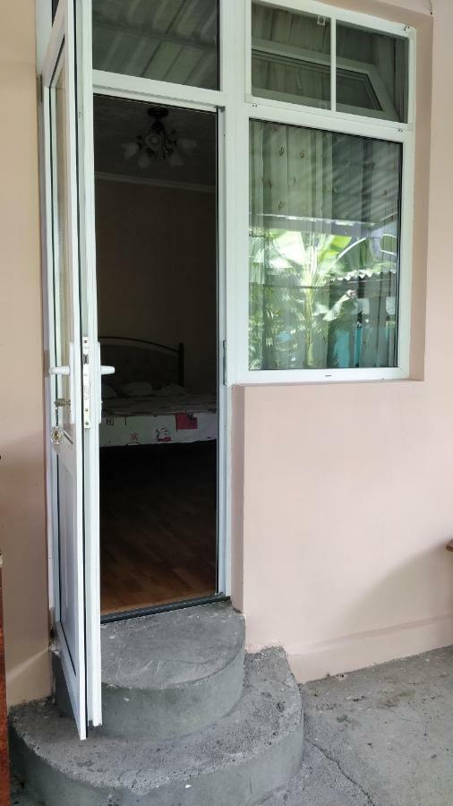 Tikhaya Gavan Guest House Gagra Luaran gambar