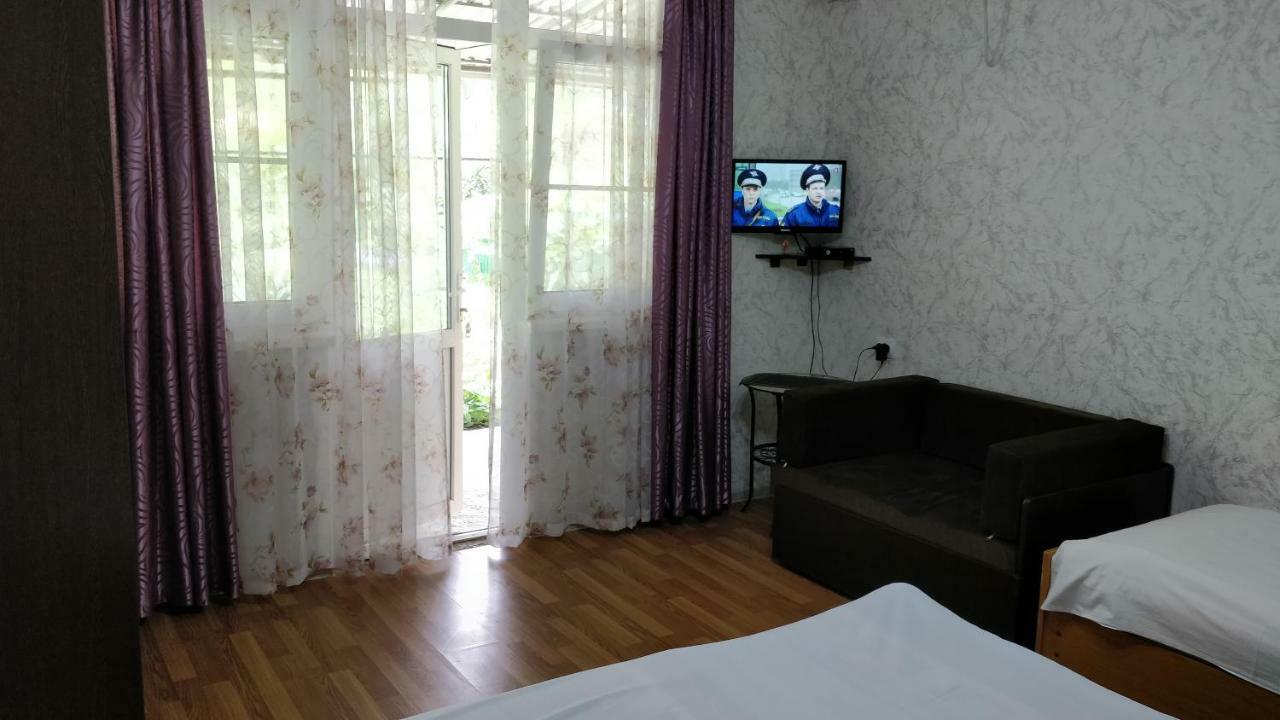 Tikhaya Gavan Guest House Gagra Luaran gambar
