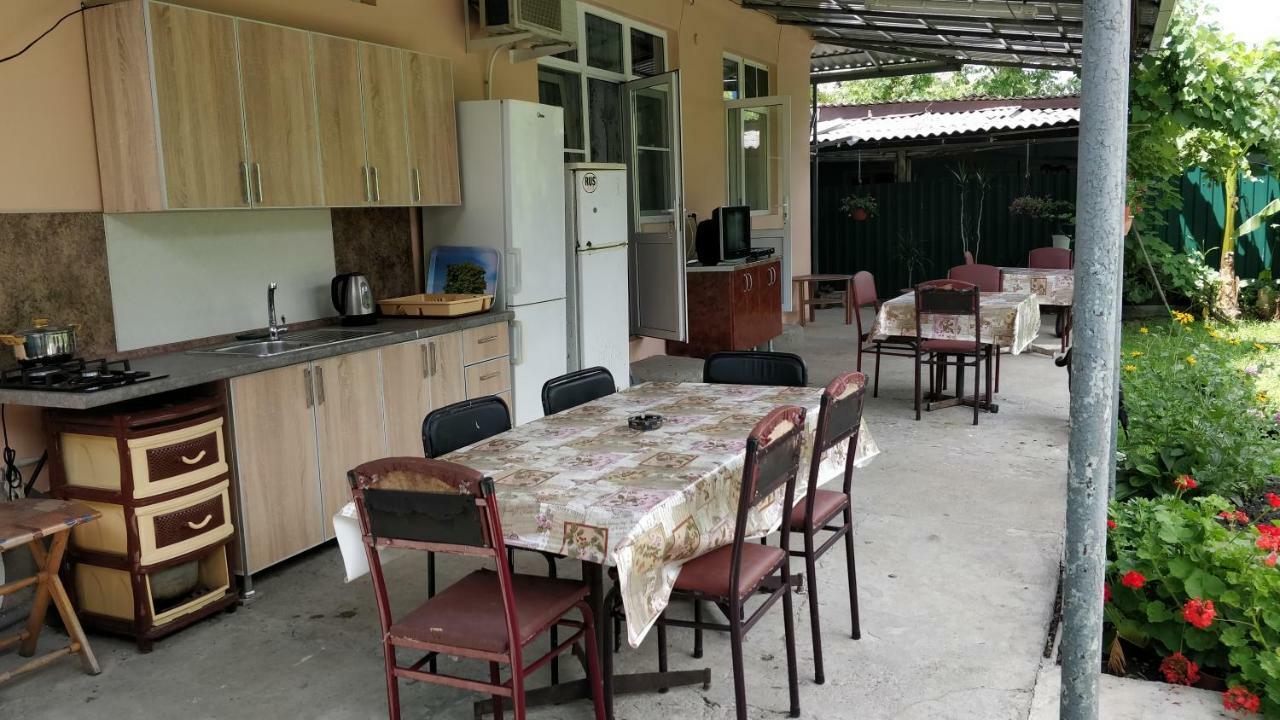 Tikhaya Gavan Guest House Gagra Luaran gambar